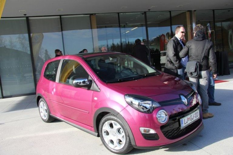 renault_revoz__01.jpg