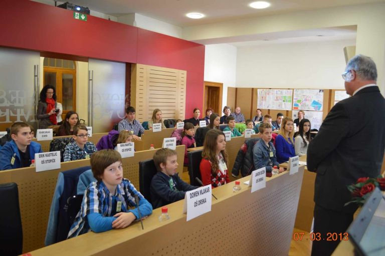 parlament_003.jpg