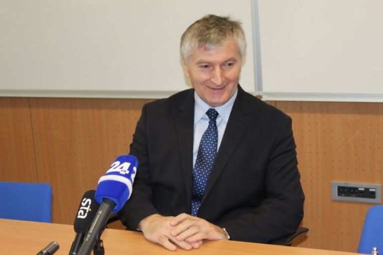 novsak_nova_ak.jpg