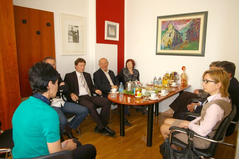 knjige004_0001.jpg