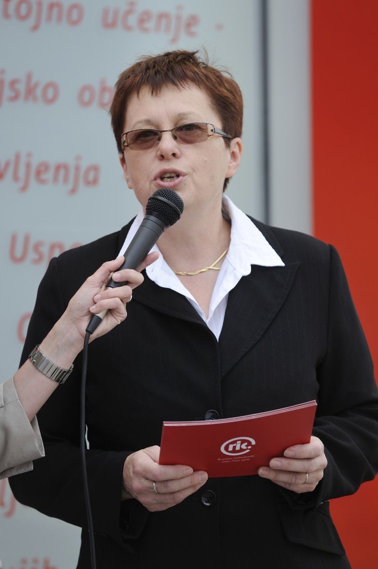 direktorica_ric_a_novo_mesto__marjeta_ga__per__i__.jpg