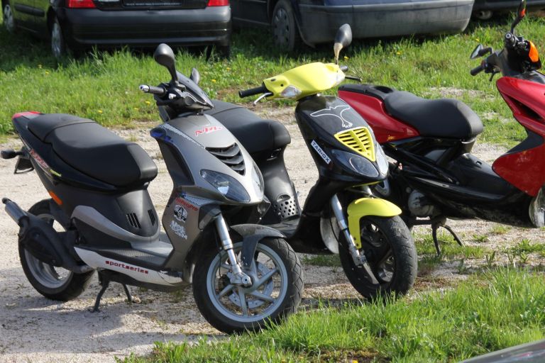 moped.jpg