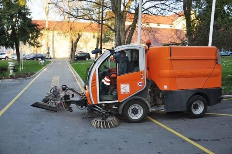 z_cestni_pometac.jpg