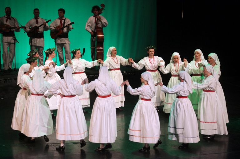 belokranjski_plesi_folklorna_skupina_tine_ro__anc.jpg