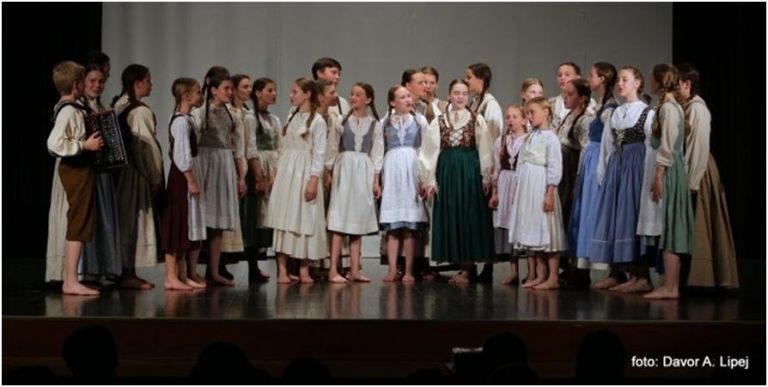 folklora2_000.jpg