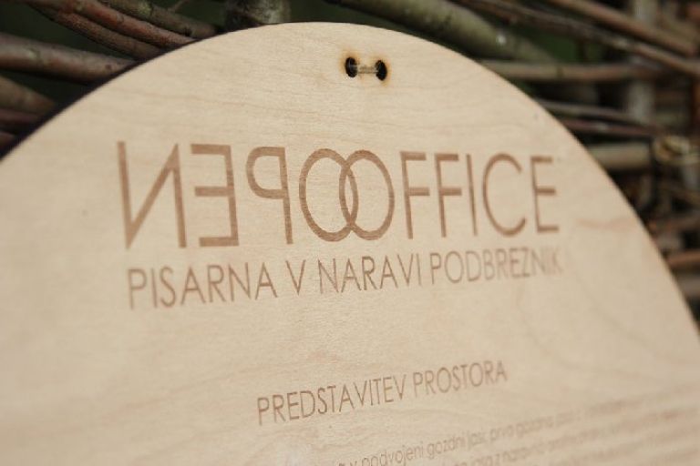 pisarna001.jpg