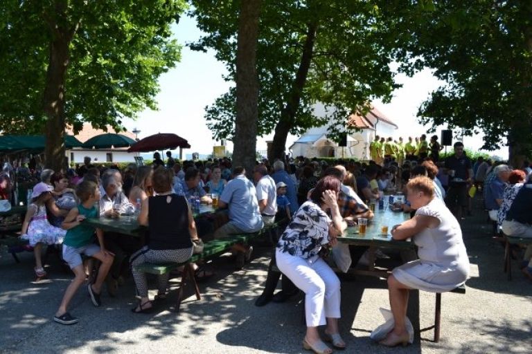 v_praznovanje_014.jpg