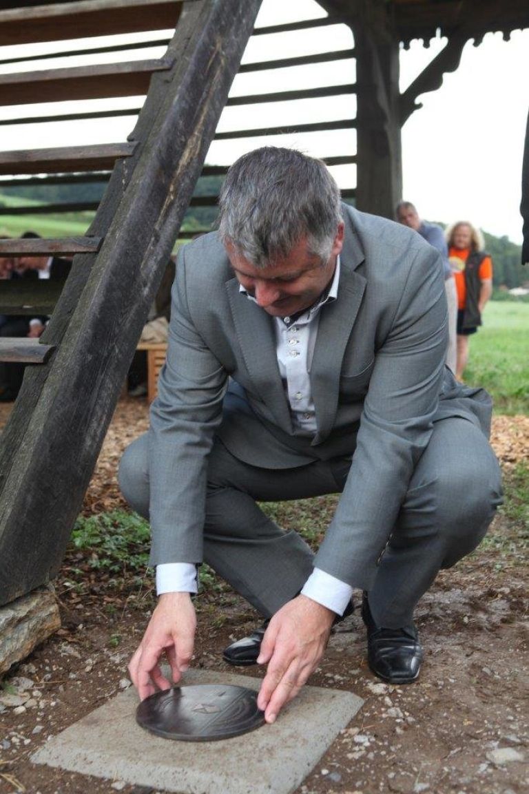 __upan_ob__ine___entrupert_rupert_gole_ob_postavitvi_obele__ja_.jpg