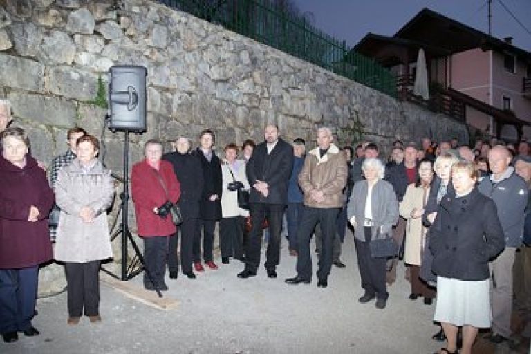 gradac_2014__zbiralisce_ranjencev__005_0001.jpg