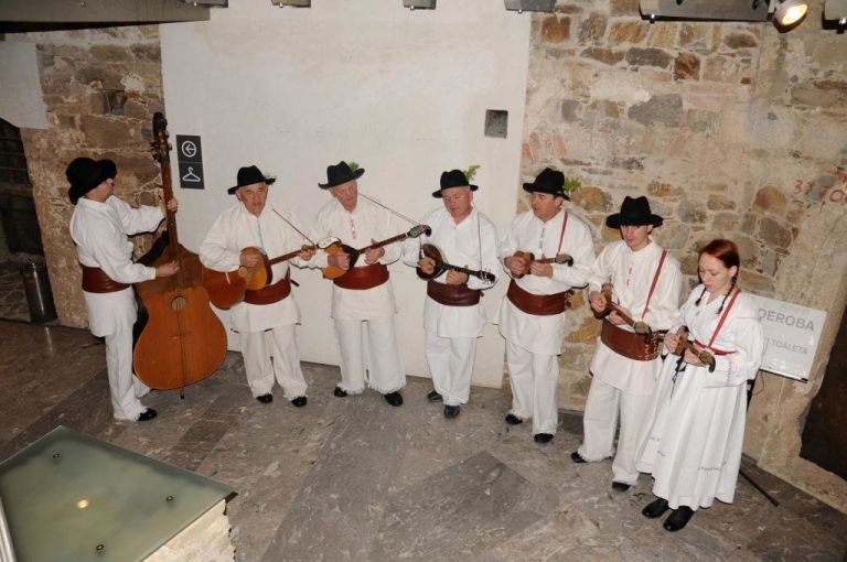 kolpa_tambura__i_kud_bo__o_ra__i___adle__i__i.jpg