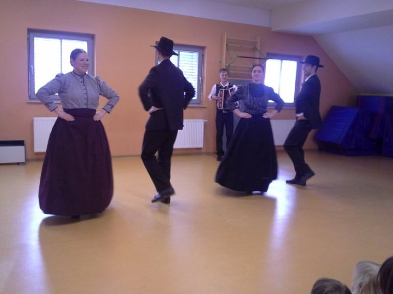 kulturno_v_vrtcu___001.jpg
