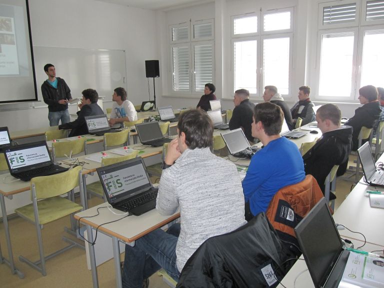 t_info_03.jpg