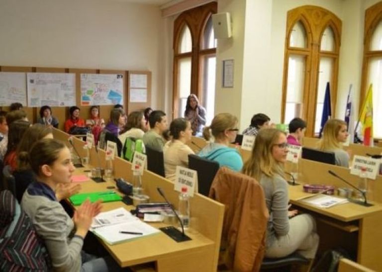 otroski_parlament.jpg