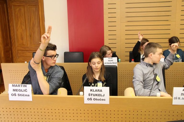 parlament01.jpg