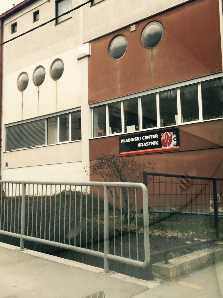 Hrastnik, mladinski center.jpg