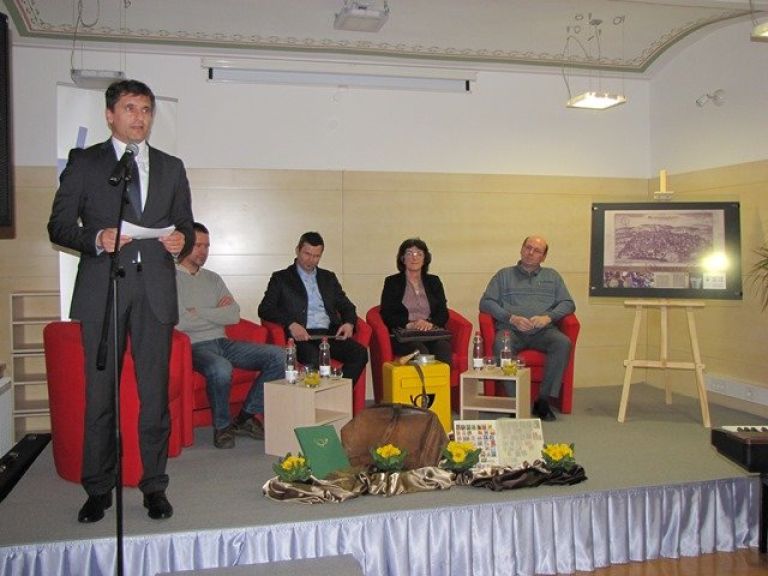 v_knjiznici_03.jpg