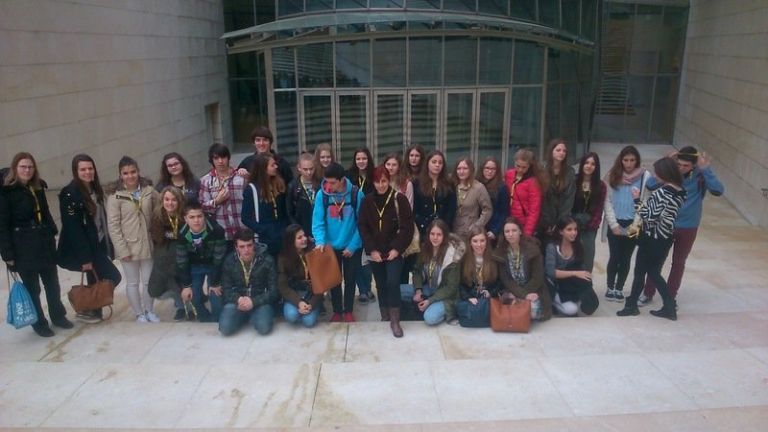 v_spanij_pred_muzejem_guggenheim.jpg