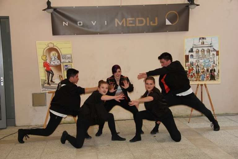 novi_medij_18_let_1.jpg