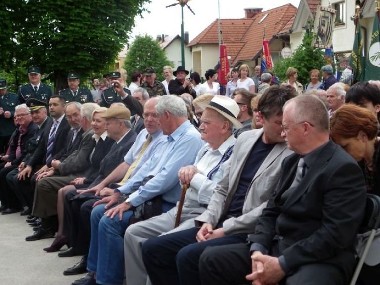 spomnsko_obelezje_002.jpg