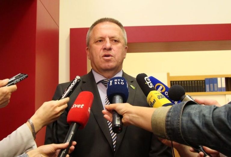 minister08.jpg