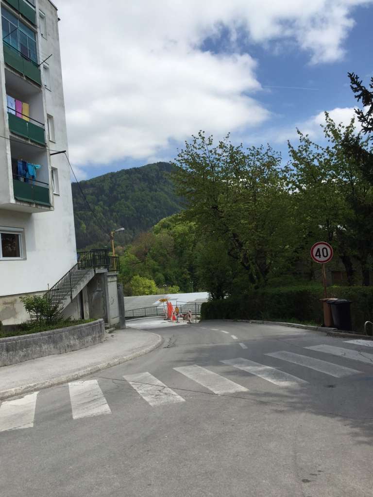 Hrastnik dela ovinek.jpg