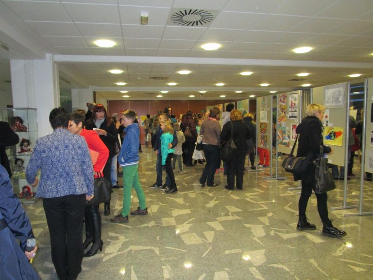 ogled_razstave_2015.jpg