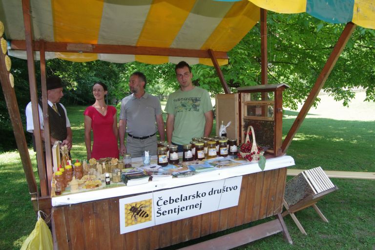 cebelarji009_0001.jpg