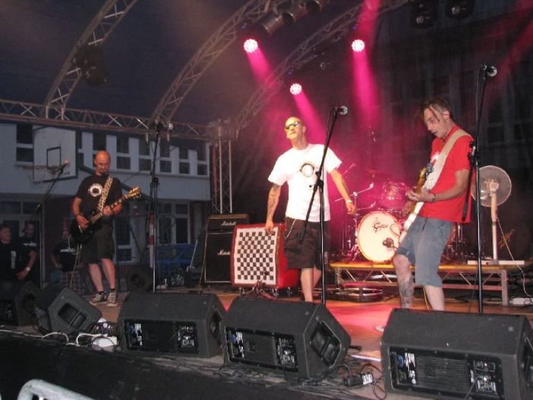 rockpom006.jpg