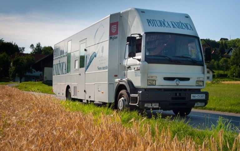 1__bibliobus__foto___petra_d_.jpg