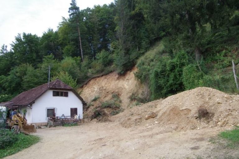 plaz02.jpg