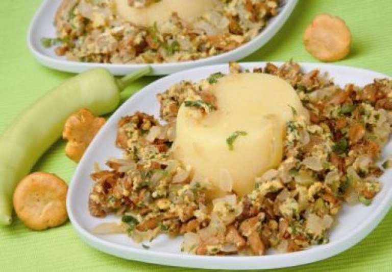 Opečena polenta z lisičkami in jajci