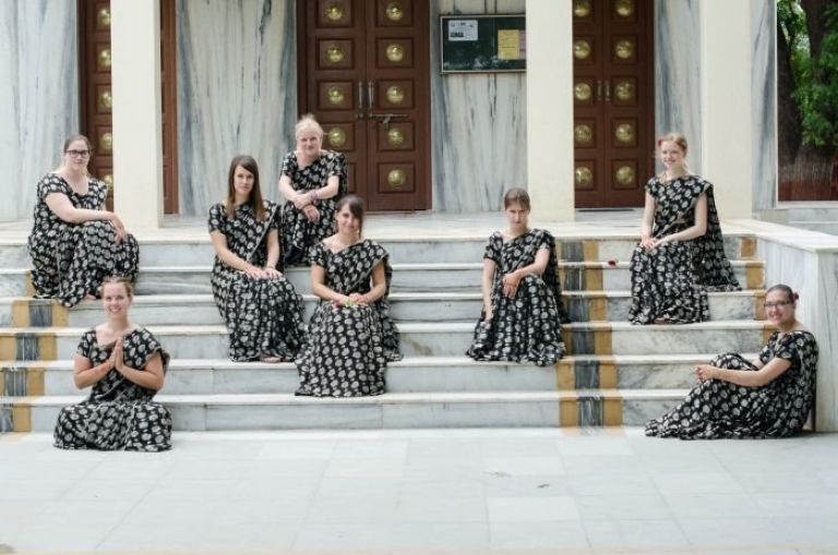 za_dan_neodvisnosti_indije_so_nas_oblekli_v_tradicionalne_sarije.jpg