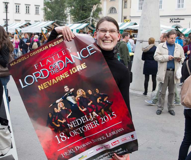 Flashmob s plesalci irskih plesov