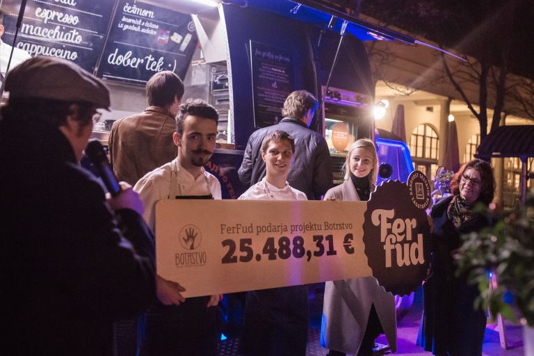 _chefa_janez_in_mitja__lejla_helbl__anita_ogulin__predsednica_zpm_ljubljana_moste___polje.jpg