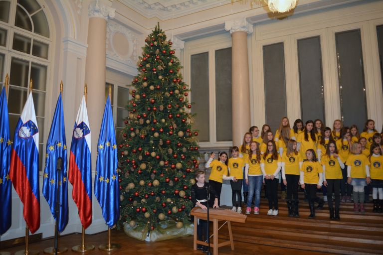 ucenci_v_palaci___01.jpg