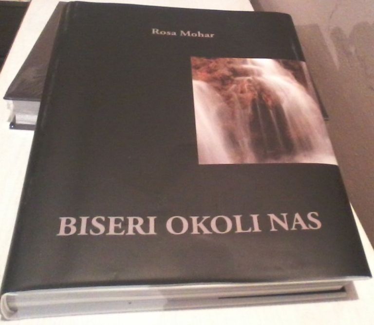 biseri_okoli_nas.jpg