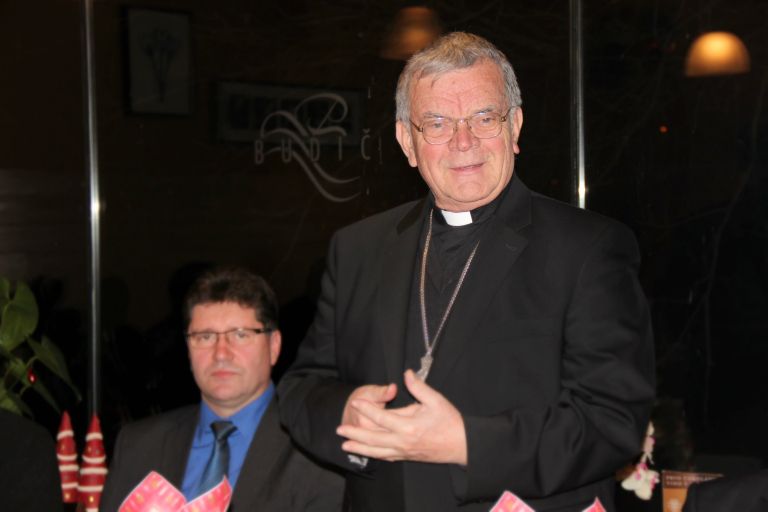 sre__anje___upana_z_duhovniki_in_redovnicami_.jpg