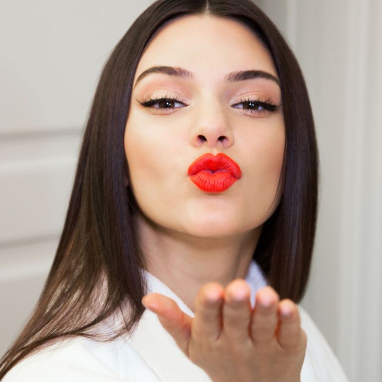 kendall-jenner-estee-lauder-lipstick-main.jpg