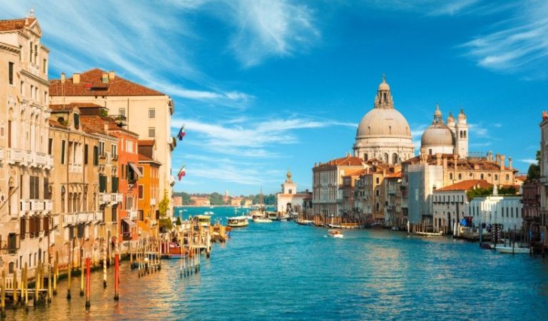 820x480xVenice-Italy-1-820x480.jpg.pagespeed.ic.JMgdVAZbuN.jpg