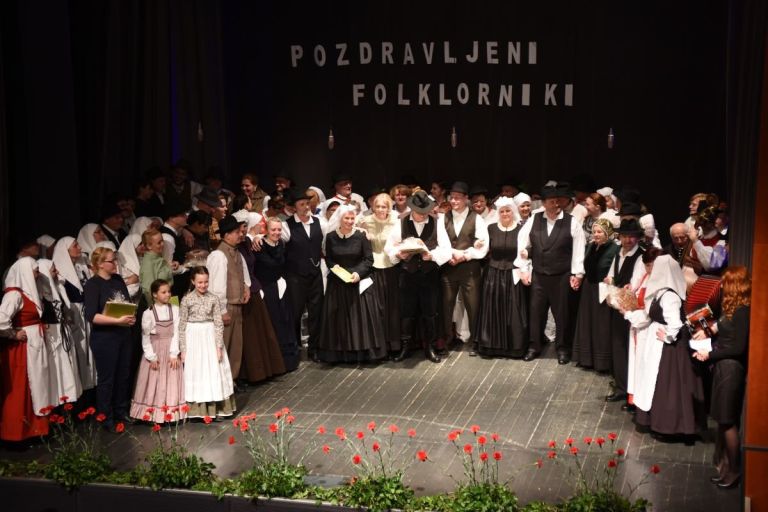 folkora55.jpg