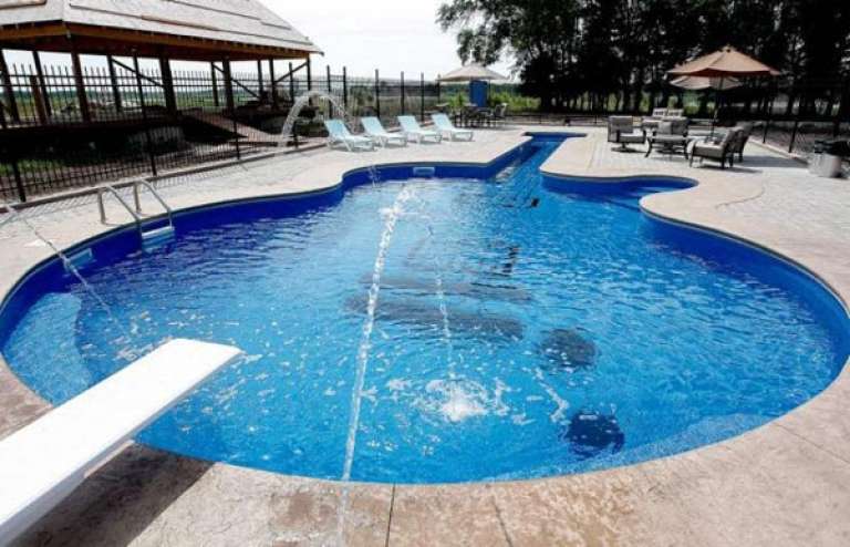 guitar-pool-3.jpg