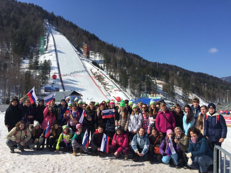 planica_in_otroci_o___semi__.jpg