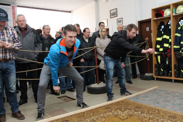 sekanje_pirhov01.jpg