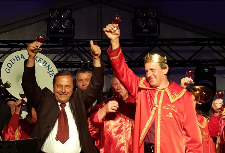 kralj_in_ambasadorja04.jpg