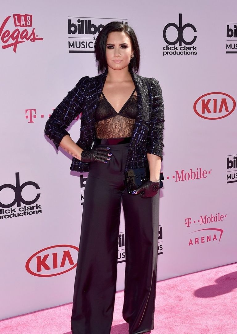 demi-lovato-billboard-music-awards-2016-03.jpg
