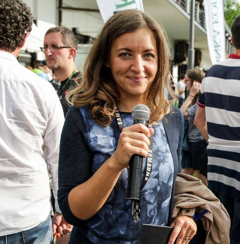 anja hlača ferjančič.jpg