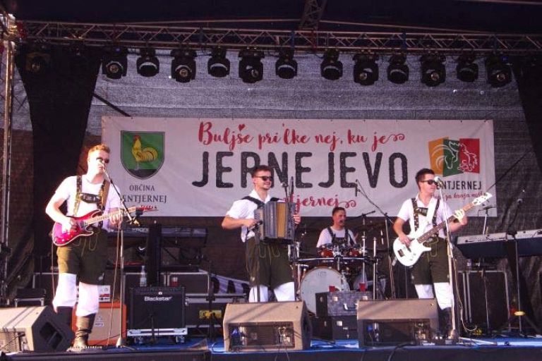 povorka_099_0001.jpg