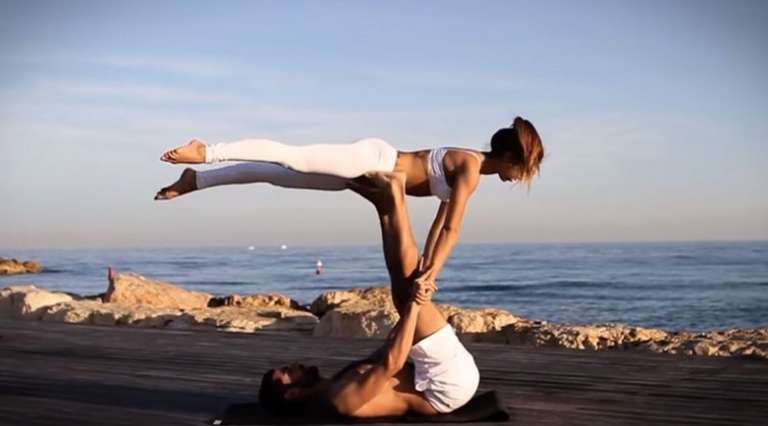 acro joga.jpg