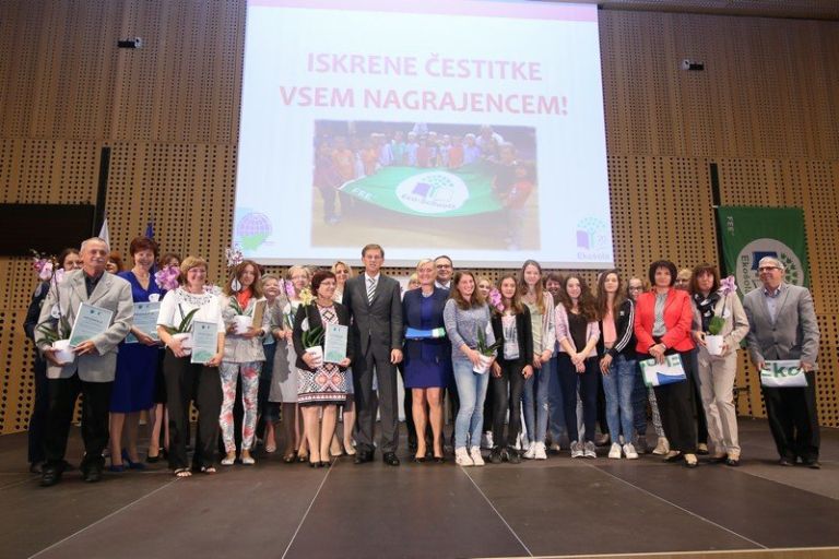 _zprejemniki_zelenih_zastav_in_nagrajenci.jpg