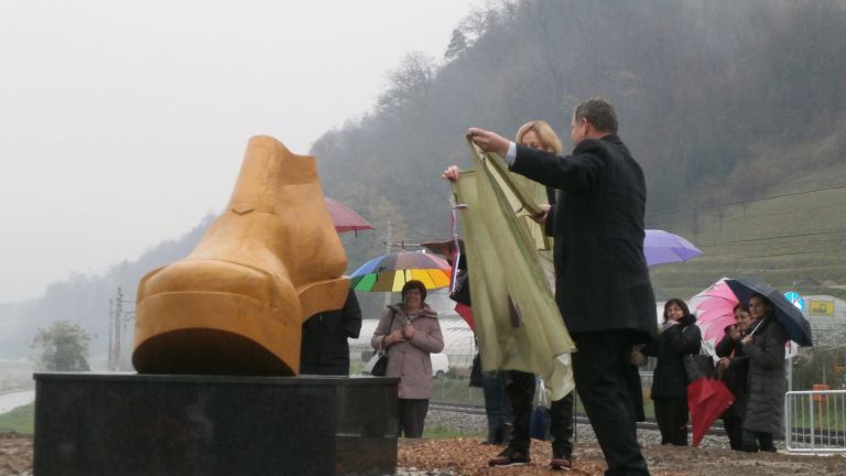 pb110166_000.jpg